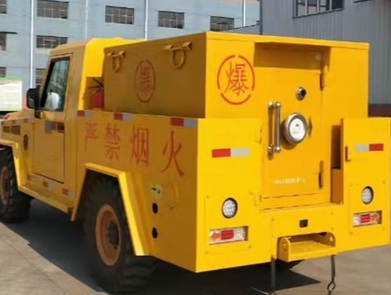 保定凯龙爆破器材运输车：保障爆破任务的安全运行